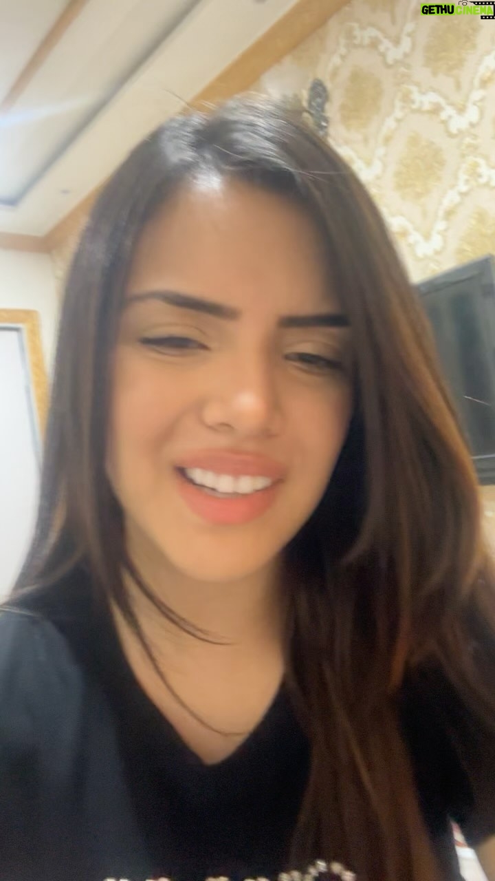 Azma Fallah - 426K Likes - 5000 6000 rs chodo free wali pakdo🤣