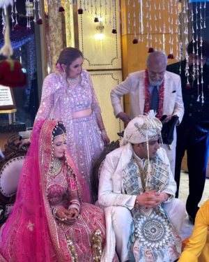 Azma Fallah Instagram - SHIVAM IS MARRIED 🎊💃🏻🥳🍾
Wishing them a life time of happiness and togetherness @shivamsharmatic and @samairathakur369 Bhabi ♥️