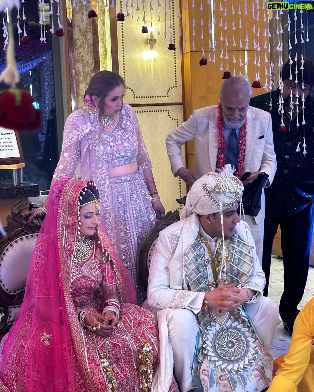 Azma Fallah - 65.3K Likes - SHIVAM IS MARRIED 🎊💃🏻🥳🍾
Wishing them a life time of happiness and togetherness @shivamsharmatic and @samairathakur369 Bhabi ♥️