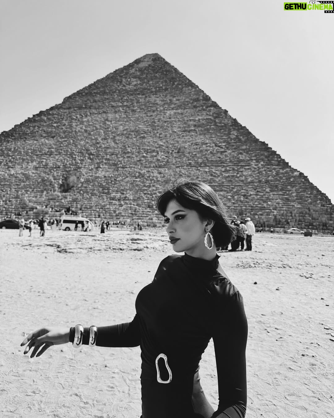 Azza Slimene - 203.3K Likes - _ Um Donia 🇪🇬🫠♥️

 #thesource #pyramidsofgiza