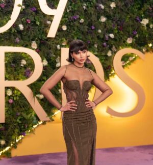 Azza Slimene Instagram - _ Serving Harissa š¹š³on the Joy Awards Lavender Carpet šøš¦
Thnx atelier @versace & @cedrichaddad āØ
#joyawards2025 #azzaslimene
