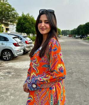 Baani Sandhu Instagram - Dil ch Romantic nai khwaab paaley vey šš
.
.
.
.
.
š @sippibysimonsarabh
.
.
.
š«¶