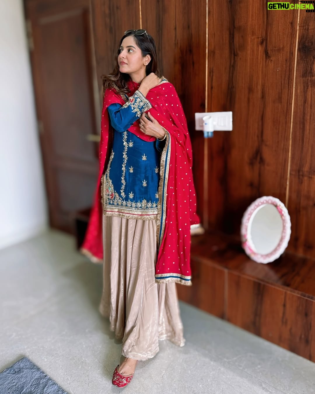 Baani Sandhu - 148.6K Likes - Dakuan Da Munda - 13 June ❤️

.
.
Outfit @dkdivyakhokharofficial