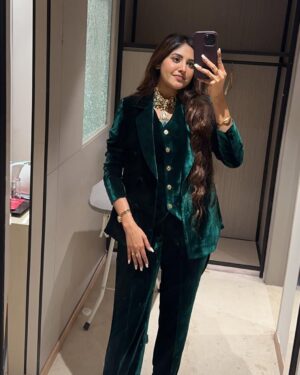 Baani Sandhu Instagram - ā¤ļøā¤ļø
.
.
Outfit @labelravneethayer