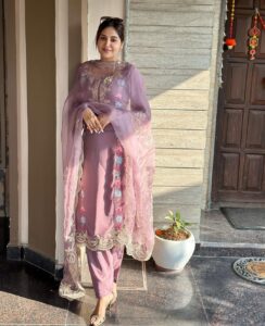 Baani Sandhu Most Liked Photos and Posts