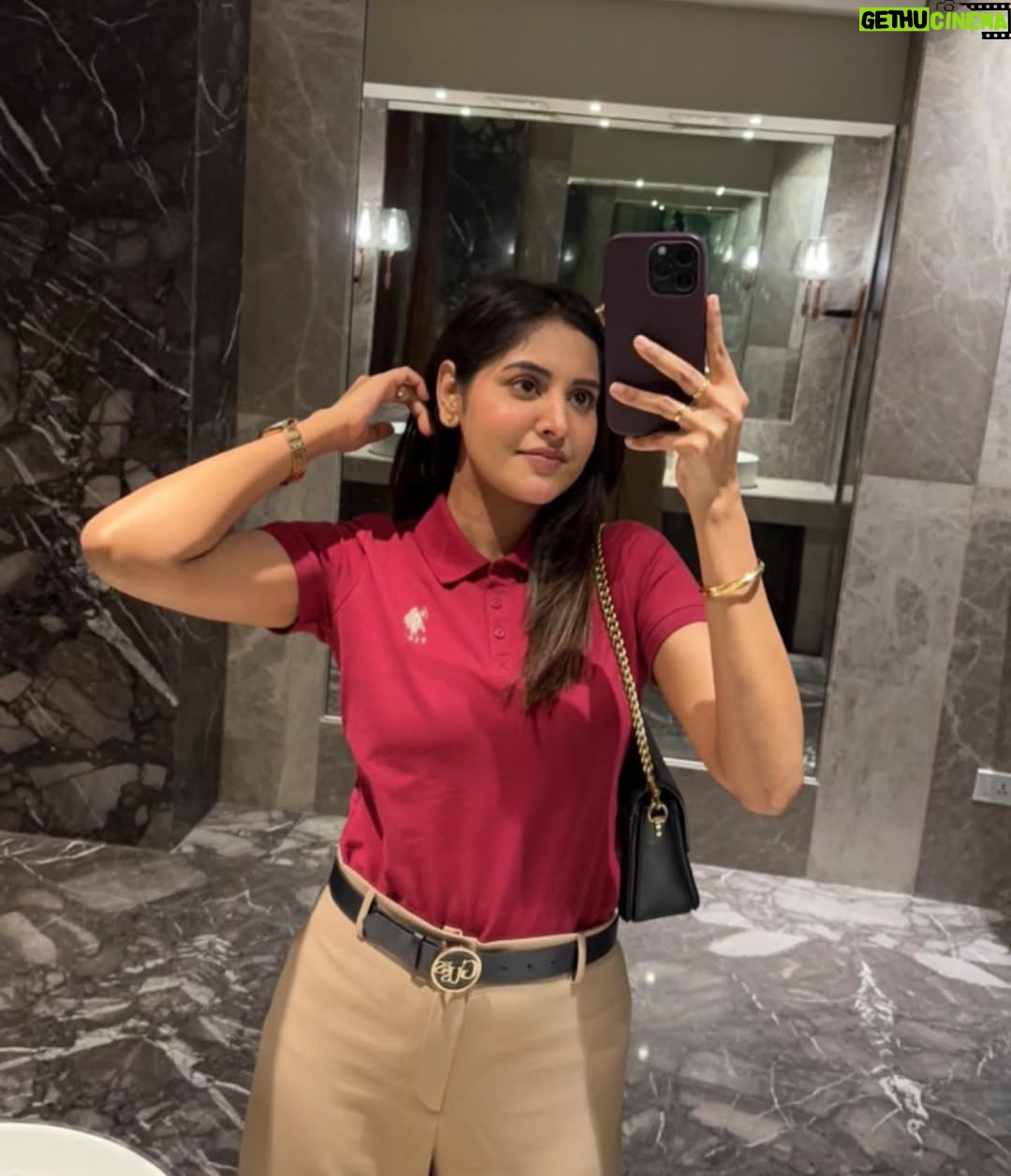 Baani Sandhu - 200.1K Likes - The mirror reflects my light 🤷‍♀️😎 
.
.

.
.
.
.
🫶🫶