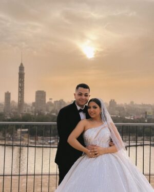 Badria Tolba Instagram - Beautiful day ahead!🤍
Congratulations to our beautiful couple 🕊️
Salma & Mohamed 😍
Full coverage on our #highlights Story ✨
—————————————————
Media Coverage: @tajweddings.eg
Wedding planner: @ahmedyassinweddingplanner
Photographer: @bassam_esa__photography
Videographer: @4kmediaservices
Makeup: @zeinaelnaggar
Hair: @shadilahoud
Dress: @mohamedismaelcouture
Cakes: @cake_up_egypt
Room Decoration: @ballonella9
Robes: @qamaragency.eg
Bouquet: @ayakhamis_bridal_bouquet
Dj: @dj.amedeo
Fire: @ahmedessamfire
Hotel: @thenileritzcarlton
—————————————————