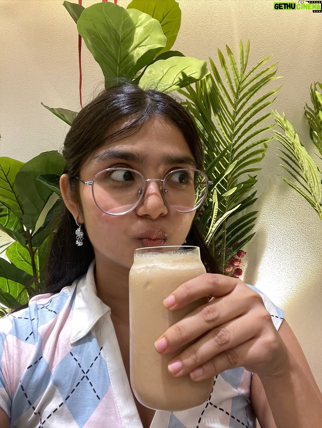Baishali Sinha - 17.8K Likes - A random cafe with my people oh yes !