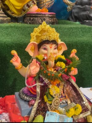 Baishali Sinha Instagram - O my friend ganesha tu rehna sath hamesha 😭