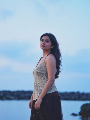 Baishali Sinha Instagram - @sausinbis ne kaha zyada saturation nahi ho Gaya ? Maine kaha thoda nahi full sunshine energy vibe dena hai 🤣 photo credit to the talented @sausinbis ⭐️