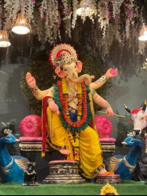 Baishali Sinha Instagram - O my friend ganesha tu rehna sath hamesha 😭