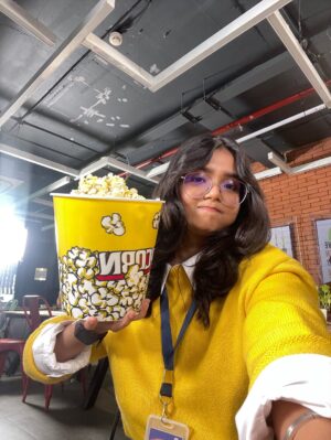 Baishali Sinha Instagram - Life me action ke sath popcorn bhi chahiye 🍿