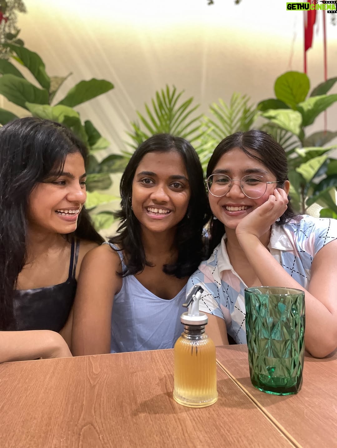 Baishali Sinha - 17.8K Likes - A random cafe with my people oh yes !
