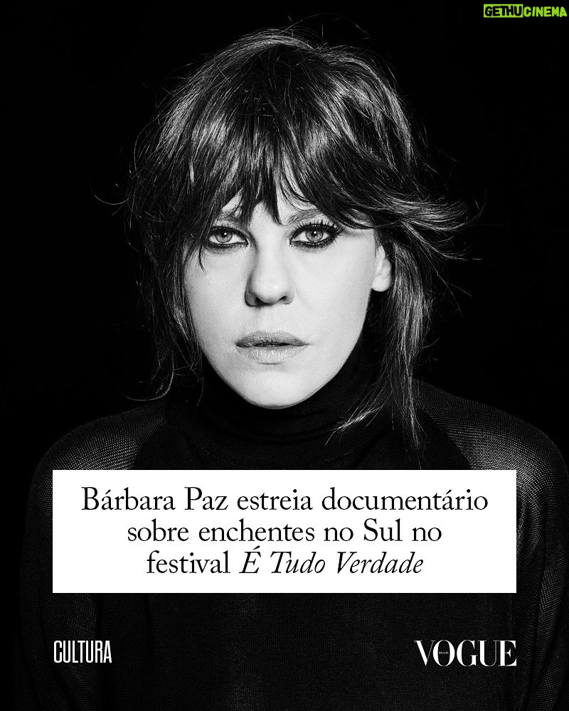 Barbara Paz - 7.2K Likes - Enquanto levava sua exposição para Lisboa em maio passado, Bárbara Paz (@barbararaquelpaz), gaúcha, foi uma das milhares de pessoas que acompanharam pela tevê a catástrofe ambiental que se abateu sobre sua terra natal. Num misto de incredulidade e inquietude, sentiu que tinha que fazer algo a mais. Partiu para Porto Alegre, ainda que aviões não fossem permitidos de voar para lá, juntou uma equipe e registrou tudo o que pôde. O resultado é ‘Rua do Pescador, nº6’, seu novo documentário, que estreia nesta sexta-feira (04.04) em São Paulo dentro da mostra competitiva do festival ‘É Tudo Verdade’. “Não quis montar um filme melodramático. Isso que eu documentei é um ensaio sobre a tragédia”, contou a atriz ao editor de cultura e lifestyle @nomello. “Minha proposta era poder deixar registrado o que eu vi e senti lá. Eu e os gaúchos que estavam comigo e viram tudo de perto”, completou. Deslize o carrossel para saber mais e em vogue.com.br, você encontra a entrevista com a diretora na íntegra, mais todos os detalhes sobre a 30ª edição do festival internacional de documentários, que reúne mais de 80 produções de 30 países até o dia 13 de abril.