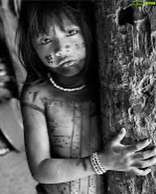 Barbara Paz - 4.4K Likes - Obrigada MAESTRO
 SEBASTIÃO SALGADO !!!

A fotografia é a memória de todos nós. 
É através dela que o mundo nos vê 

Com o preto e branco e todas as gamas de cinza, porém, posso me concentrar na densidade das pessoas, suas atitudes, seus olhares, sem que estes sejam parasitados pela cor

Não podemos ser apenas espectadores da destruição. Precisamos ser agentes de mudança - 

Sebastião Salgado.