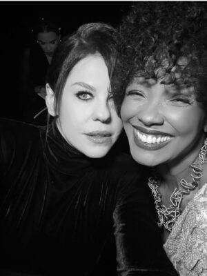 Barbara Paz Instagram - PRÊMIO GRANDE OTELO DO CINEMA BRASILEIRO! que noite histórica !
Parabéns a todos indicados , premiados reverenciados! Parabéns ACADEMIA BRASILEIRA DE CINEMA @academia_brasileira_de_cinema @renata_magalhaes @paulomendonca @jefersondebr @ariadnemazzetti @allandeberton @fillardis @dudabrack @canalbrasil @globoplay @globofilmes @simonezuccolotto @batman_zavareze @palavra.assessoria e todos envolvidos que fizeram essa linda noite acontecer ! .
como diria Orson Welles
O cinema é o fluxo constante do sonho !