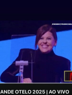 Barbara Paz Instagram - PRÊMIO GRANDE OTELO DO CINEMA BRASILEIRO! que noite histórica !
Parabéns a todos indicados , premiados reverenciados! Parabéns ACADEMIA BRASILEIRA DE CINEMA @academia_brasileira_de_cinema @renata_magalhaes @paulomendonca @jefersondebr @ariadnemazzetti @allandeberton @fillardis @dudabrack @canalbrasil @globoplay @globofilmes @simonezuccolotto @batman_zavareze @palavra.assessoria e todos envolvidos que fizeram essa linda noite acontecer ! .
como diria Orson Welles
O cinema é o fluxo constante do sonho !