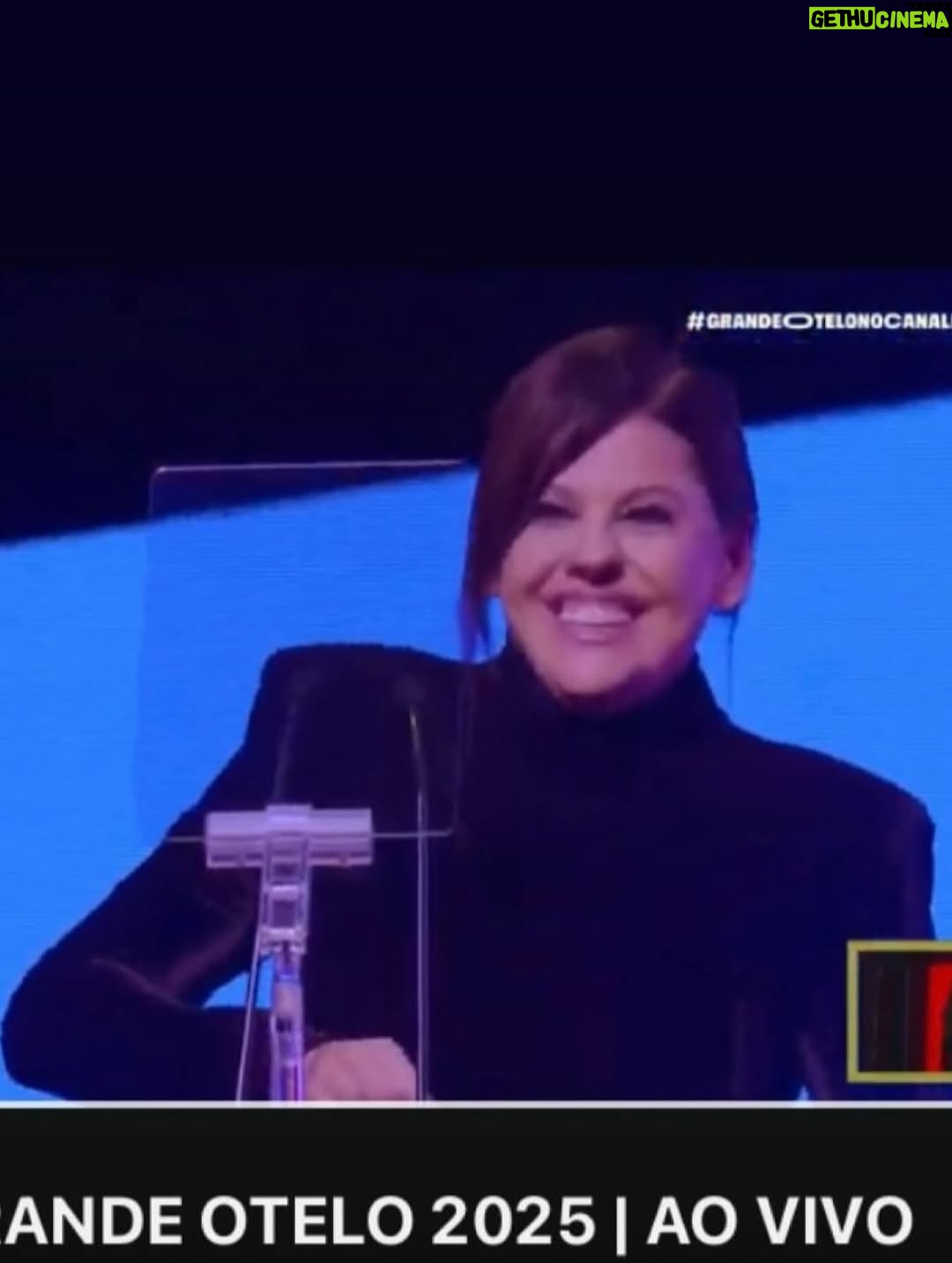 Barbara Paz - 2.2K Likes - PRÊMIO GRANDE OTELO DO CINEMA BRASILEIRO! que noite histórica !
Parabéns a todos indicados , premiados reverenciados!  Parabéns ACADEMIA BRASILEIRA DE CINEMA @academia_brasileira_de_cinema  @renata_magalhaes  @paulomendonca @jefersondebr  @ariadnemazzetti @allandeberton @fillardis @dudabrack @canalbrasil @globoplay  @globofilmes @simonezuccolotto  @batman_zavareze @palavra.assessoria  e todos envolvidos que fizeram essa linda noite acontecer ! . 

como diria Orson Welles 
O cinema é o fluxo constante do sonho !