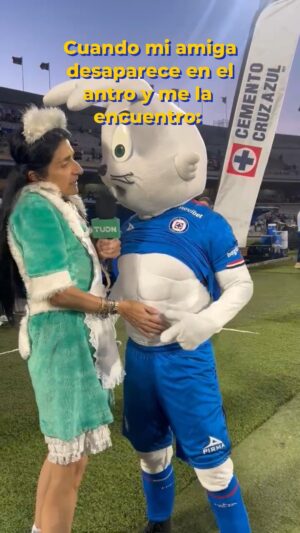 Bárbara Torres Instagram - Esto ya es un clásico 😂

#barbaratorres #excelsa #comedia #meme