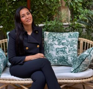 Batoul Arafa Instagram - 🥰🥰 
#peace #love 
#batoul_arafa #batoularafa #بتول_عرفة 
#christiandior  #متحف_ديور #متحف_ديور_الرياض #riyadhseason #bigtime