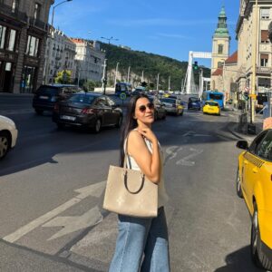 Batoul Arafa Instagram - 🤍
#qualitytime #budapest #castlehill 
#batoul_arafa #بتول_عرفة