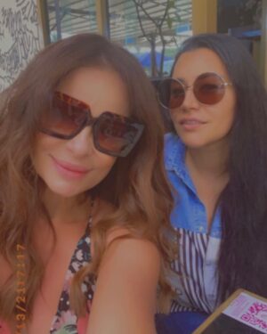 Batoul Arafa Instagram - @carolesamaha 💕 

#carolesamaha #batoul_arafa 
#كارول_سماحه #بتول_عرفة