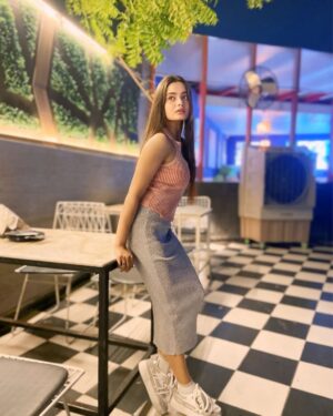 Beauty Singh Rajput Instagram - Chill itna karo ki koi soch bhi na paye ki ye bandi
overthinking bhi karti hogi 😂❤️🩹
.
.
.
.
.
.
.
@beautyrajput25 #beautyrajput25
#reels #explorepage #explore #pic #pics #pic #delhi