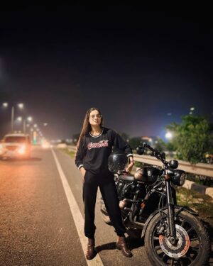 Beauty Singh Rajput Instagram - Tum,mein, or pahado par lambi bike ride 🫶🏻💫
.
.
.
.
.
.
.
@beautyrajput25 #beautyrajput25
#pic #pictures #picoftheday #insta #instagram #love #mountains #bike #bikeride