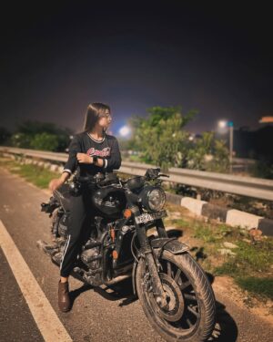 Beauty Singh Rajput Instagram - Tum,mein, or pahado par lambi bike ride 🫶🏻💫
.
.
.
.
.
.
.
@beautyrajput25 #beautyrajput25
#pic #pictures #picoftheday #insta #instagram #love #mountains #bike #bikeride