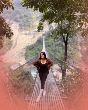 Beauty Singh Rajput Instagram - Me and Mountains 🏔️💝
.
.
.
.
.
.
@beautyrajput25 #beautyrajput25
#mountains #vibe #alone #love #your #pic #picture #picoftheday