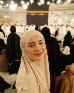 Beby Tsabina Instagram - 🕋🤎لَبَّيْكَ اللَّهُمَّ لَبَّيْكَ
