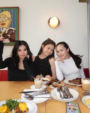 Beby Tsabina Instagram - brunch babies💛