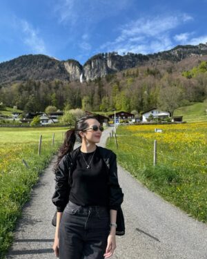 Beby Tsabina Instagram - Missing the breeze and the sunflowers🐄🐮🌻