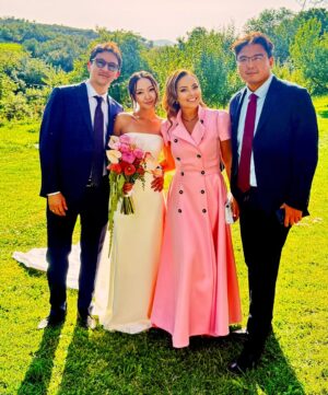 Bekbaeva, Maya Tolegenkyzy Instagram - Дәулет, Алтынай! Үйлену күніңізбен құттықтаймын! Көтерген шаңырақтарың биік болсын!
Это был красивейший праздник, который останется в памяти навсегда 🥰❤️ Пусть Ваша жизнь будет такой же светлой, наполненной любовью, цветами и красотой! Листайте карусель👉
