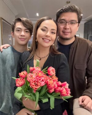 Bekbaeva, Maya Tolegenkyzy Instagram - Любите и будьте любимы, дорогие женщины! Цените себя, дорожите каждым днем, в круговороте дел и забот находите время на то, чтобы остановиться, полюбоваться небом, вдохнуть солнышко и аромат цветов, обнимайте любимых, целуйте их и говорите обо всем на свете! Мечтайте, творите, живите! Мы самые прекрасные создания на этой планете! Мы дарим жизнь, мы и есть сама жизнь! ❤️