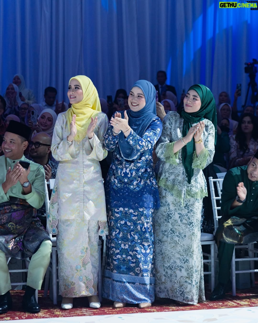 Bella Dally - 11.8K Likes - You know that feeling when you meet someone you can talk to about anything and trust completely? That’s exactly what I have with these two. Working together is always a bliss—filled with laughter, support, and shared passion. My heart is so full knowing I get to call them my Ariani sisters! Alhamdulillah for our paths crossing✨🩷