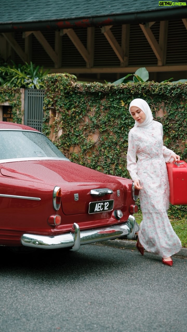 Bella Dally - 3.4K Likes - As she steps into the car and it pulls away, the adventure begins. The Dally Baju Kurung is more than an outfit-it’s a ride to remember. 

Are you ready for the journey? Coming soon in February 2025. #DallyRaya2025 #DallyKL #DemureDally