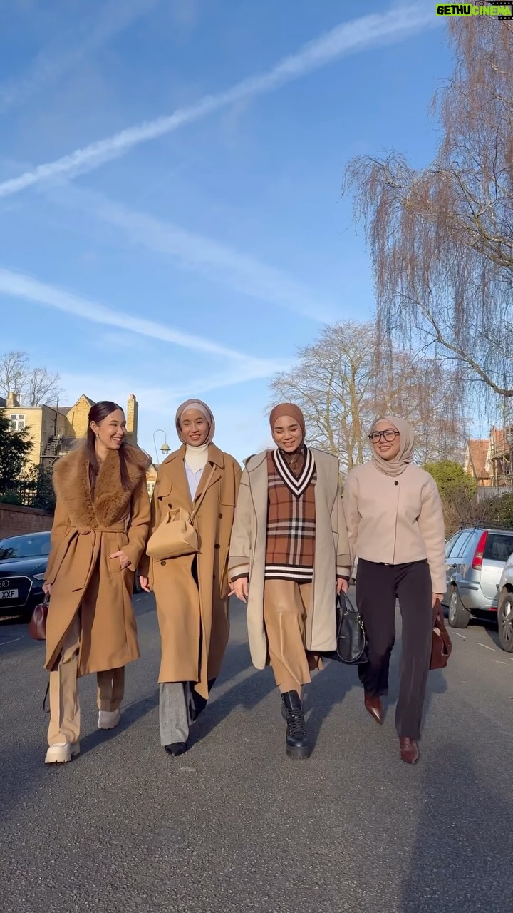 Bella Dally - 21.2K Likes - I swear, we don't plan to match everyday at all 🥹

They are all my "rahsia tuhan" this year 🫶🏻 sayang semua sangat!
