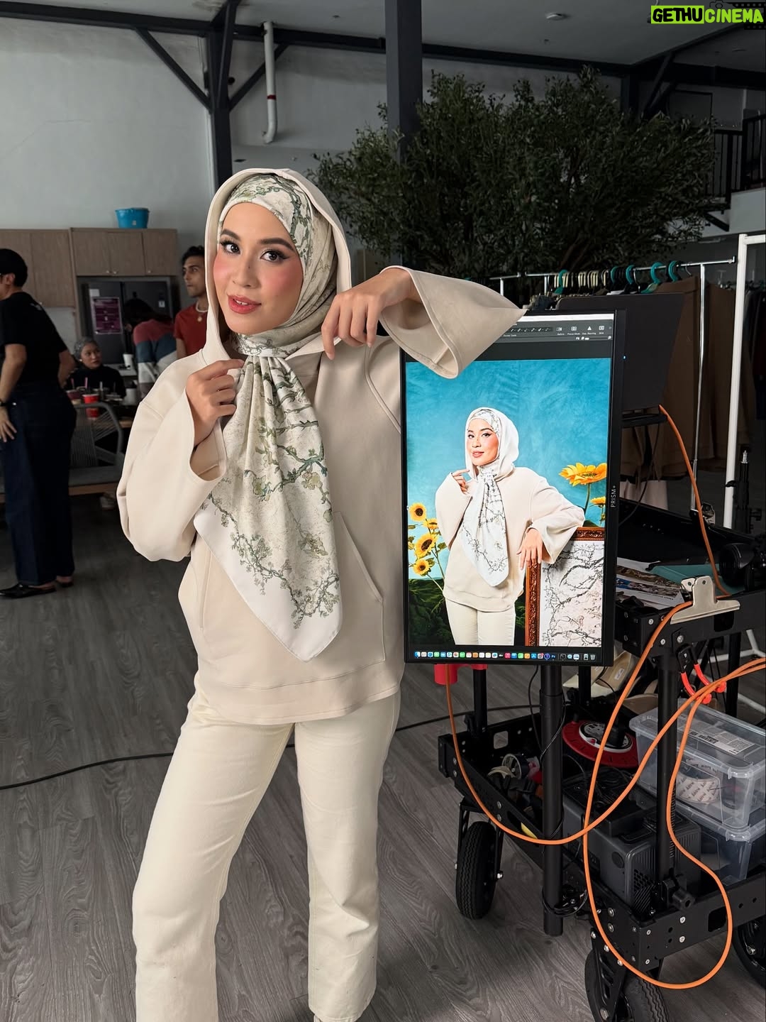 Bella Dally - 3 Likes - Behind every masterpiece is a whole team! Here’s a glimpse of the work behind the Van Gogh Museum x Ariani collection. It was a lot of fun shooting this campaign! Head on to @galeriariani for new updates! 🎨🖼️