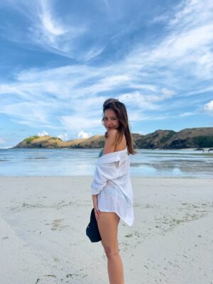 Bella Graceva Instagram - 07:52pm
summer feverrrr 🌞🌴