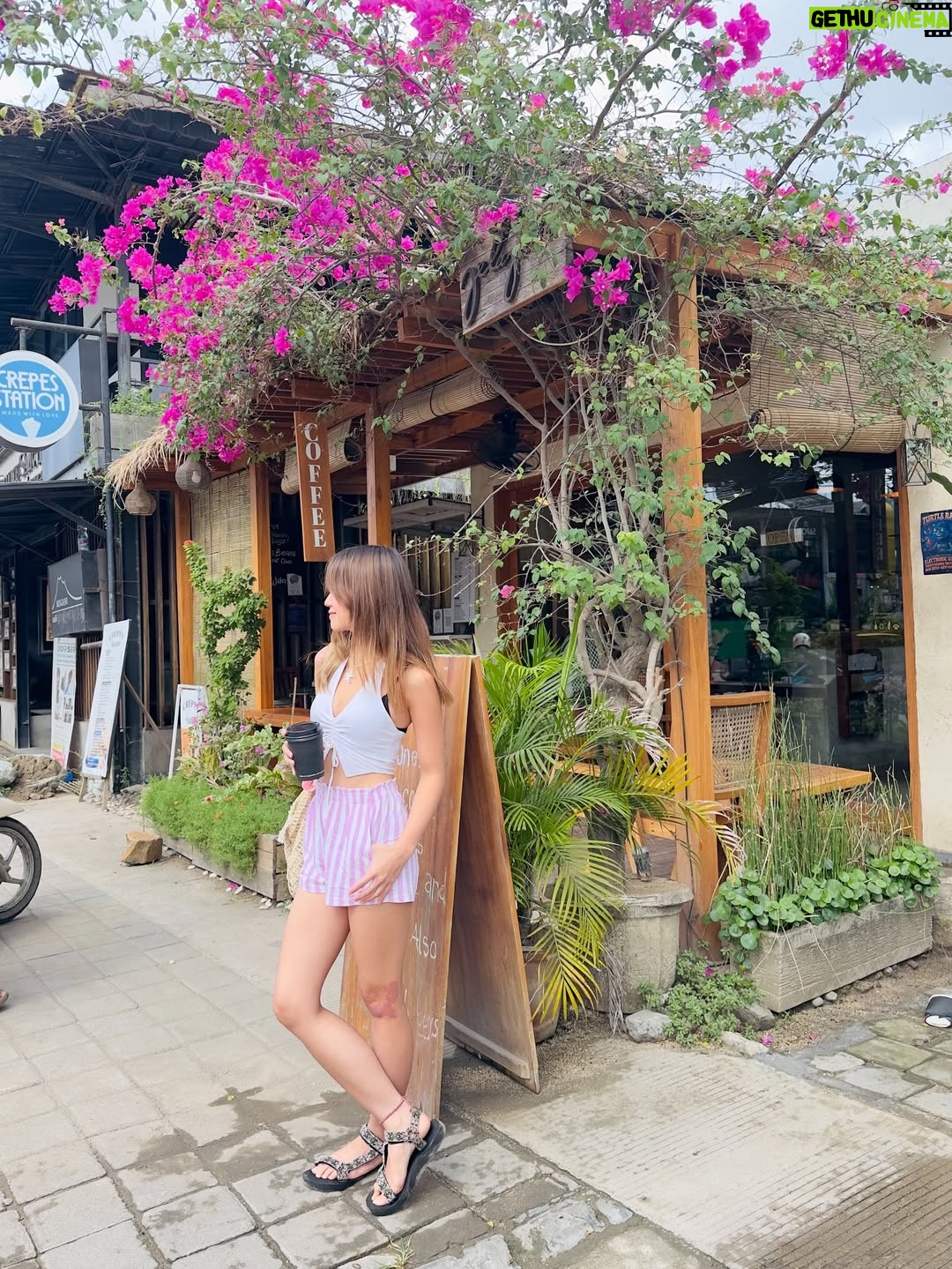 Bella Graceva - 3 Likes - 02:56pm
that early morning peace 🌺