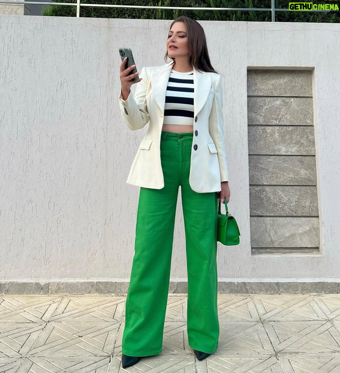 Beya Zardi - 27.6K Likes - The first or the second ? 🦚