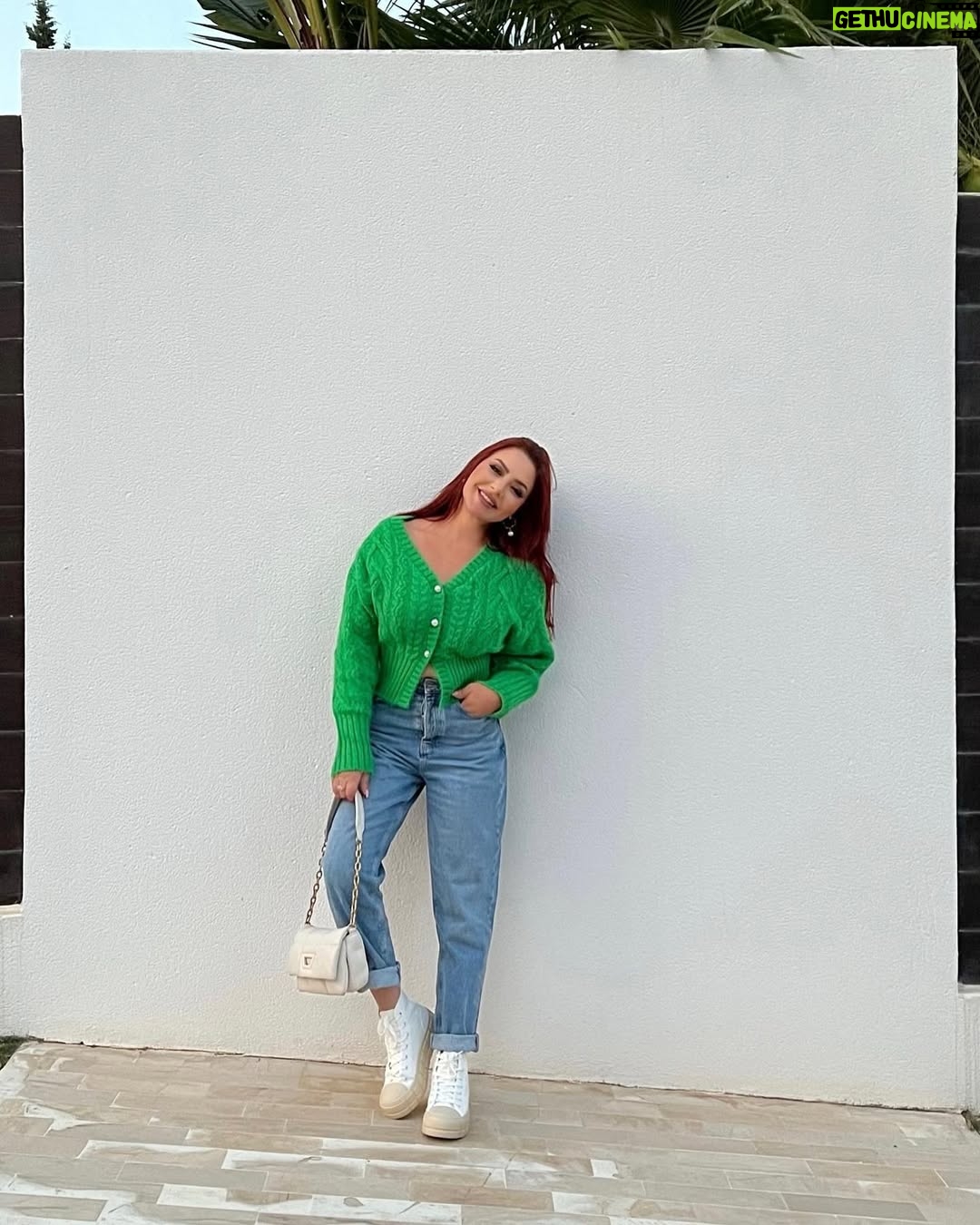 Beya Zardi - 28.3K Likes - 🦆🦆