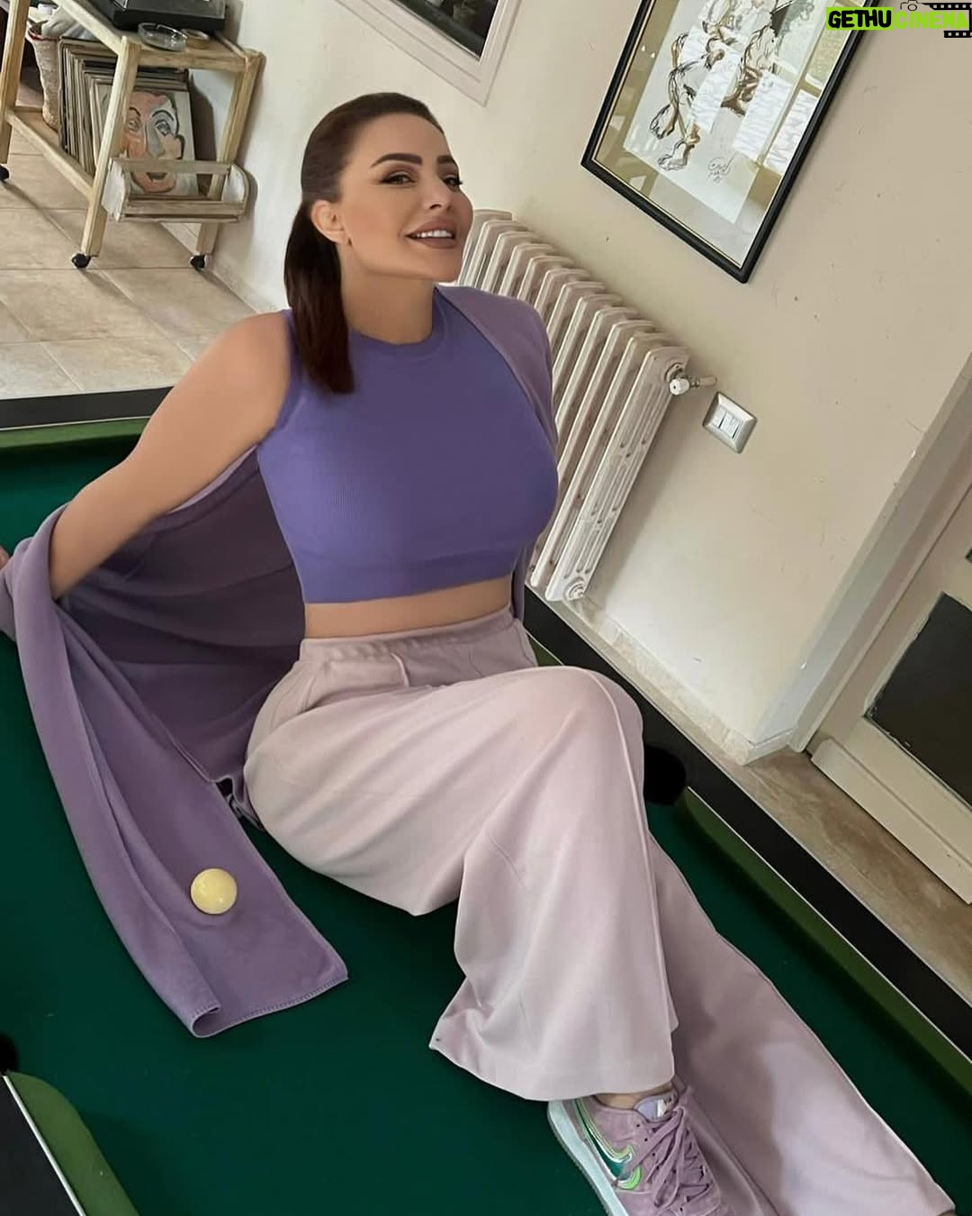 Beya Zardi - 48K Likes - 💜