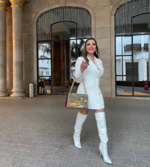 Beya Zardi Instagram - Une conscience tranquille rend la vie paisible !
Dressed by @shaydes.store 🤍