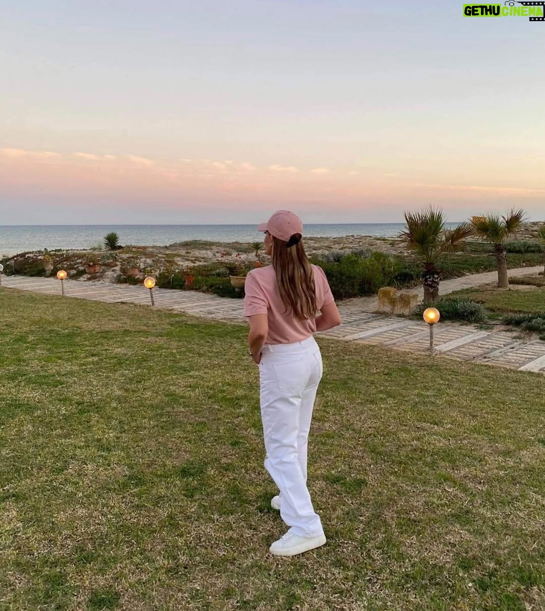 Beya Zardi - 50.1K Likes - صحة شريبتكم 🌸

#pink #baya_zardi