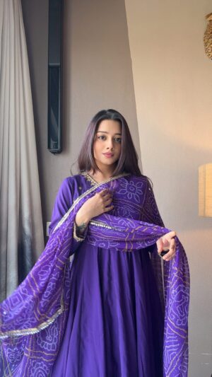 Bhagyashree Sonvane Instagram - 💜 

Outfit @the_d_room_by_dharmi 

#reelitfeelit #traditional #ootd #purple #dress #reelstrending #reelkarofeelkaro #explore #goviral #viral #foryoupage #fashion #instagood