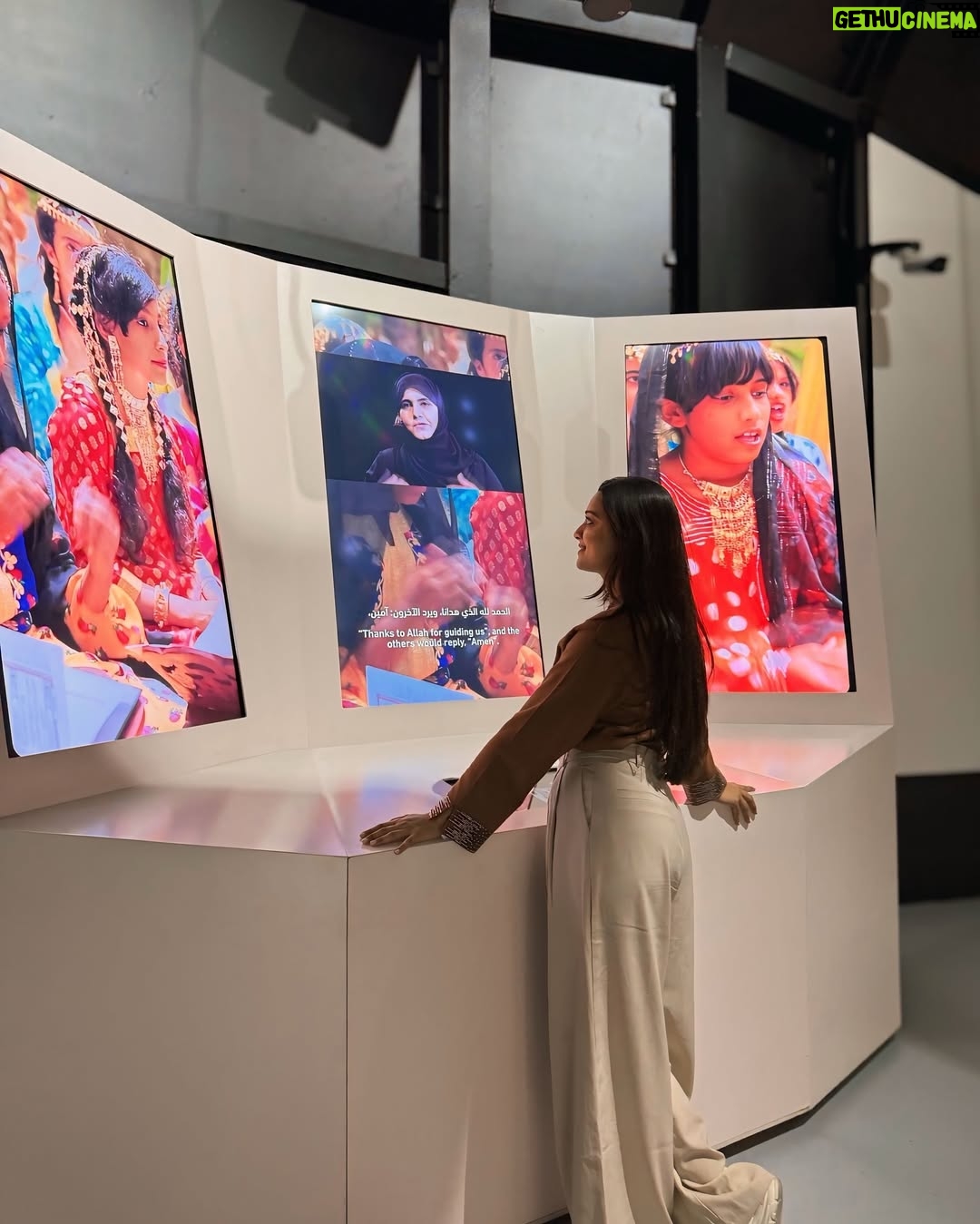 Bhagyashree Sonvane - 2.5K Likes - Recall my childhood memories😍 
@airarabiagroup @visitabudhabi @wbworldyasisland @yasisland 
#NonstopadventuresAUH 

#abudhabi #travel #love #childhood #memories #foryoupage