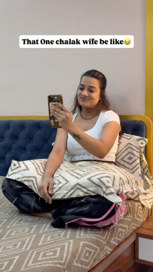 Bhagyashree Sonvane Instagram - If chalak wife had a face , sooo lazy😂 
.
.
.
#reelitfeelit #comedy #shahipaneer #husband #love #fyp #explorepage✨ #viral #foryou #viralvideo #reelsi̇nstagram #reels