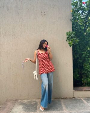Bhagyashree Sonvane Instagram - In my girly girl era🌷🎀
.
.
.
.
#flowers #vibe #photography #love #trending #foryoypage #kurti #traditional #wearing #explorer #ootd #outfitoftheday #instagrampost #post #exploremore #fyp #fashiongram